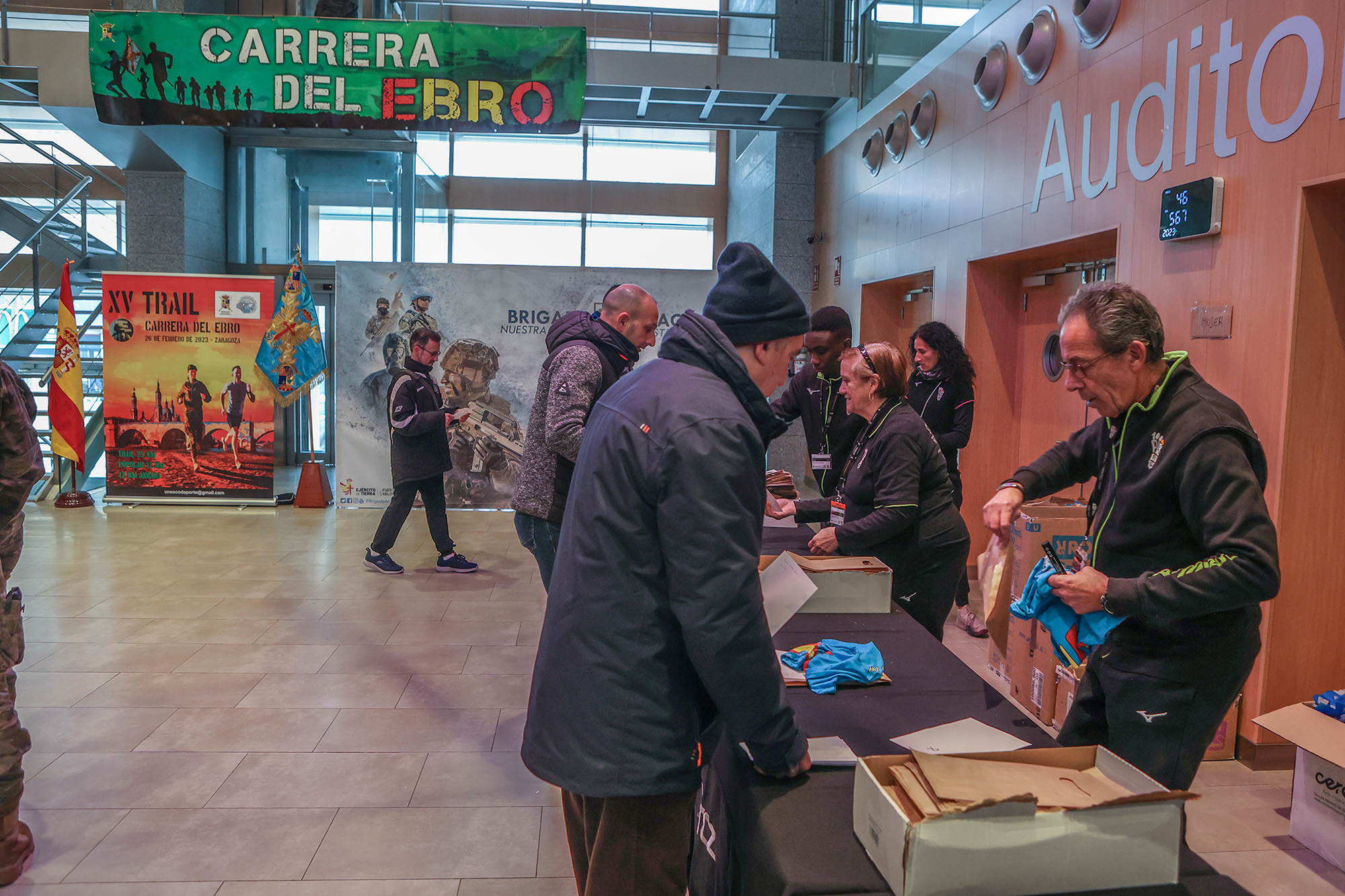 Entrega de dorsales de la XV edición de la Carrera del Ebro 3