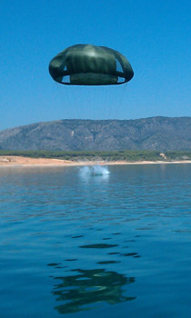 Salto paracaidista sobre el embalse de Buendía