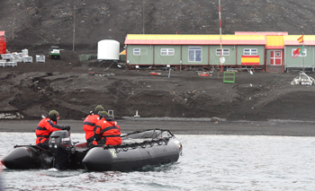 Llegada a la base Gabriel de Castilla