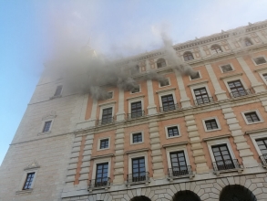 Incendio en el Alcázar, sede del Museo del Ejército, el 20 de junio de 2022. Fachada Sur.