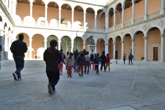 CUENTACUENTOS: "Cuentos que dan la vuelta al mundo"