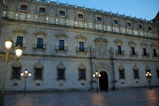 Fachada Norte del edificio Alcázar, del famoso arquitecto ALONSO DE COVARRUBIAS. fOTO: MUSEO DEL EJÉRCITO