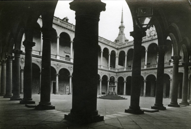 Patio del Museo de Infantería del Alcázar de Toledo (1908-1920)