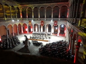 Concierto en el Patio de Carlos V del edificio Alcázar, sede del Museo del Ejército.