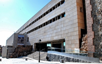 Puerta de entrada al Museo del Ejército