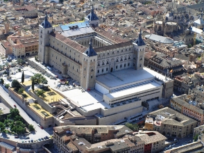 Vista aérea del edificio Alcázar. Toledo. (FOTO: MUSEO DEL EJÉRCITO)