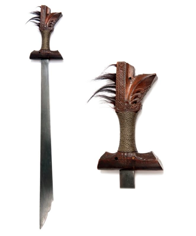 Mariano de Ozcariz fue un Navarro que se salvó "por los pelos" tras recibir en Filipinas, durante la subrevación de Mindanao, dos heridas con este arma, que le llegaron hasta el hueso y que limitaron la movilidad en un brazo de por vida.