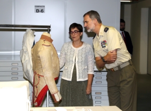 SM el Rey visita el Instituto de Historia y Cultura Militar del ET en su sede del Museo del Ejército