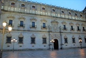 Fachada Norte del Edificio Alcázar. Foto: Museo del Ejército.