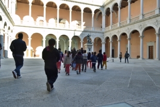 CUENTACUENTOS: "Cuentos que dan la vuelta al mundo"