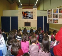Teatro de guiñol: "¡Que suene la música!"