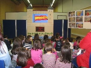 TEATRO DE GUIÑOL: "La bandera sin emblemas
