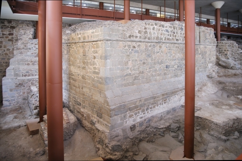 Torreón Trastámara. Restos arqueológicos encontrados en el subsuelo del Alcázar de Toledo, sede del Museo del Ejército.