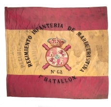 CICATRICES DE LA HISTORIA. Esta bandera nos muestra en su paño las cicatrices de la Historia y nos evoca nuestro pasado.