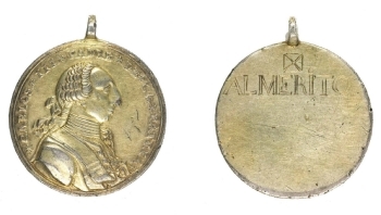 Condecoración de Carlos III padre de la patriaa -anverso y reverso- MUSEJE