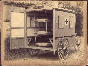  Ambulancia. Los hospitales fundados en Filipinas por los frailes de San Francisco cumplían con los cánones que para este tipo de centros regían en Europa.