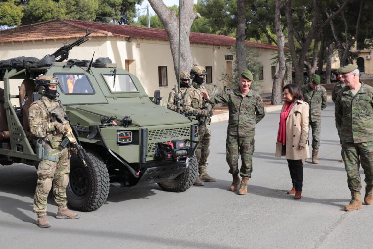 La ministra de Defensa visita el Mando de Operaciones Especiales