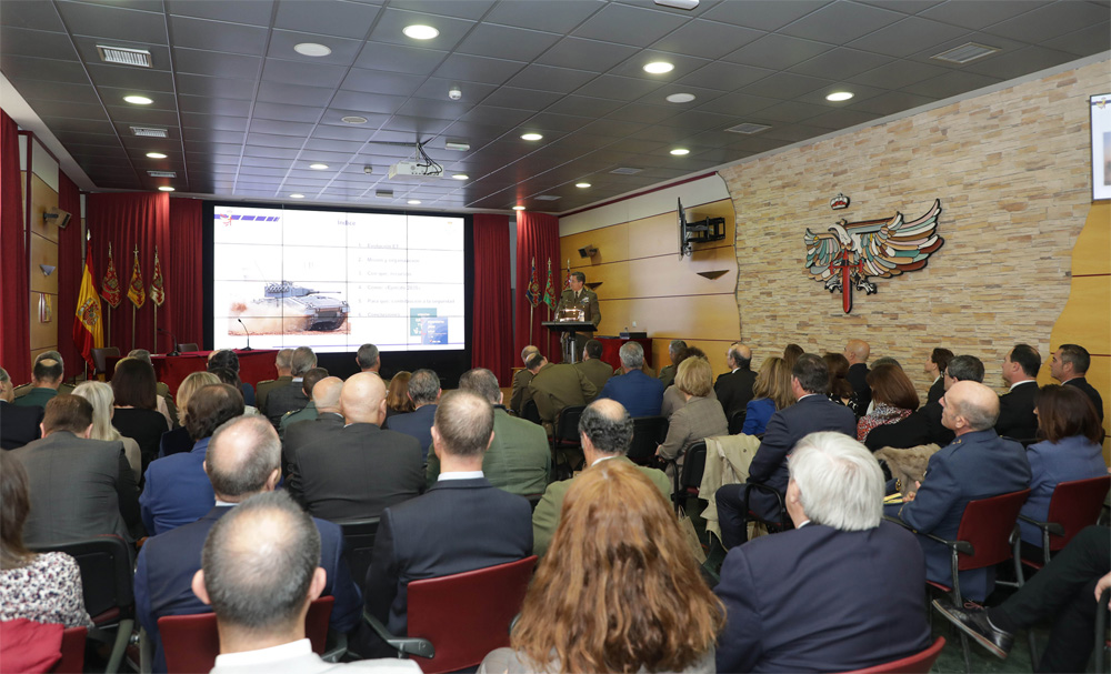 Visita del L Curso de Defensa Nacional y del LXI Curso Monográfico de Defensa Nacional al Cuartel General del Ejército