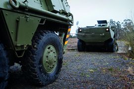 Entre los BMR hay uno de recuperación, con el que se practica en la pista de obstáculos Entre los BMR hay uno de recuperación, con el que se practica en la pista de obstáculos