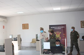 El JEME durante la visita