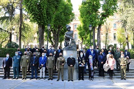 El JEME recibe la visita del XLIV curso de Defensa Nacional en el C.G.E.T.