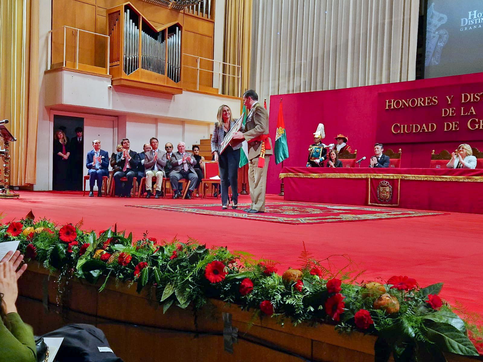 El JEME recibe el reconocimiento de 'Hijo adoptivo de la ciudad Granada'