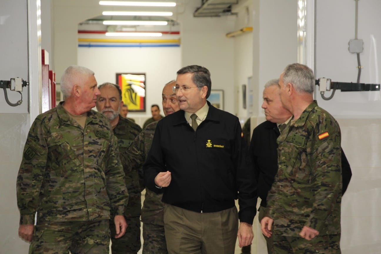 El JEME, general de Ejército Amador Enseñat y Berea, ha realizado una visita de inspección al Cuartel General de la Fuerza Terrestre