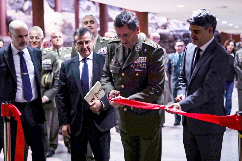 Momento de la inauguración de la exposición