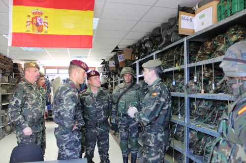 Visita a instalaciones del acuartelamiento Cavalcanti