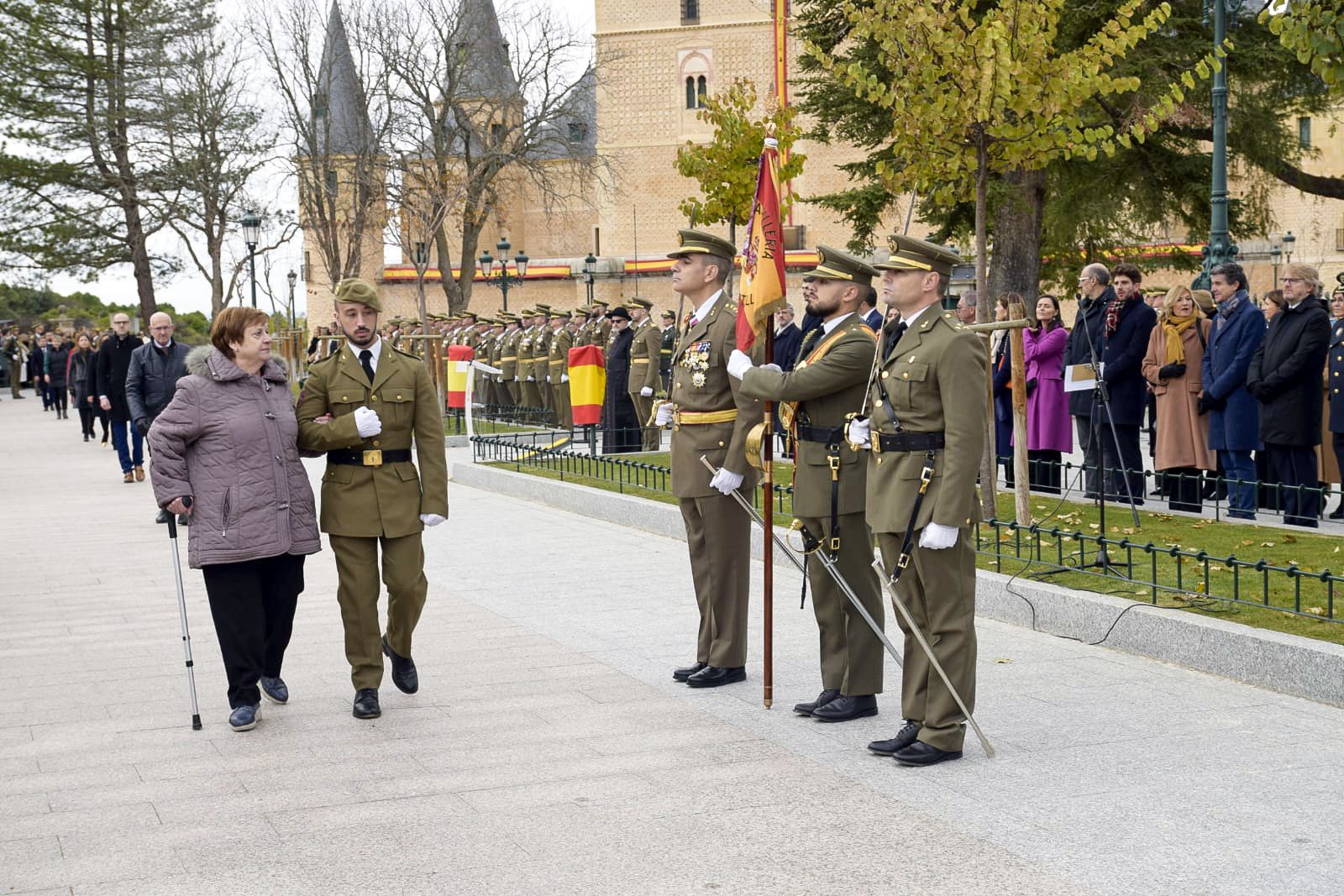 El JEME preside la Jura de Bandera para personal civil en Segovia