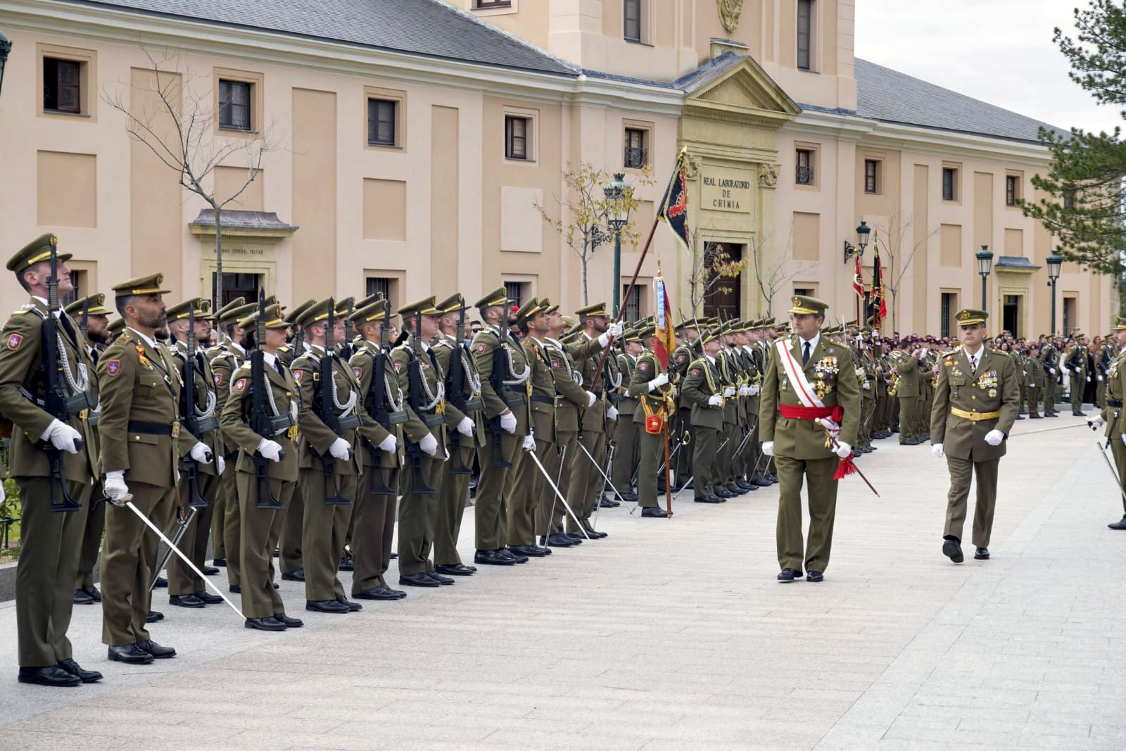 El JEME preside la Jura de Bandera para personal civil en Segovia