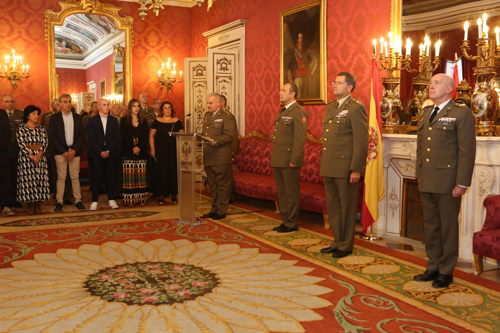 Toma de posesión del nuevo suboficial mayor del Ejército