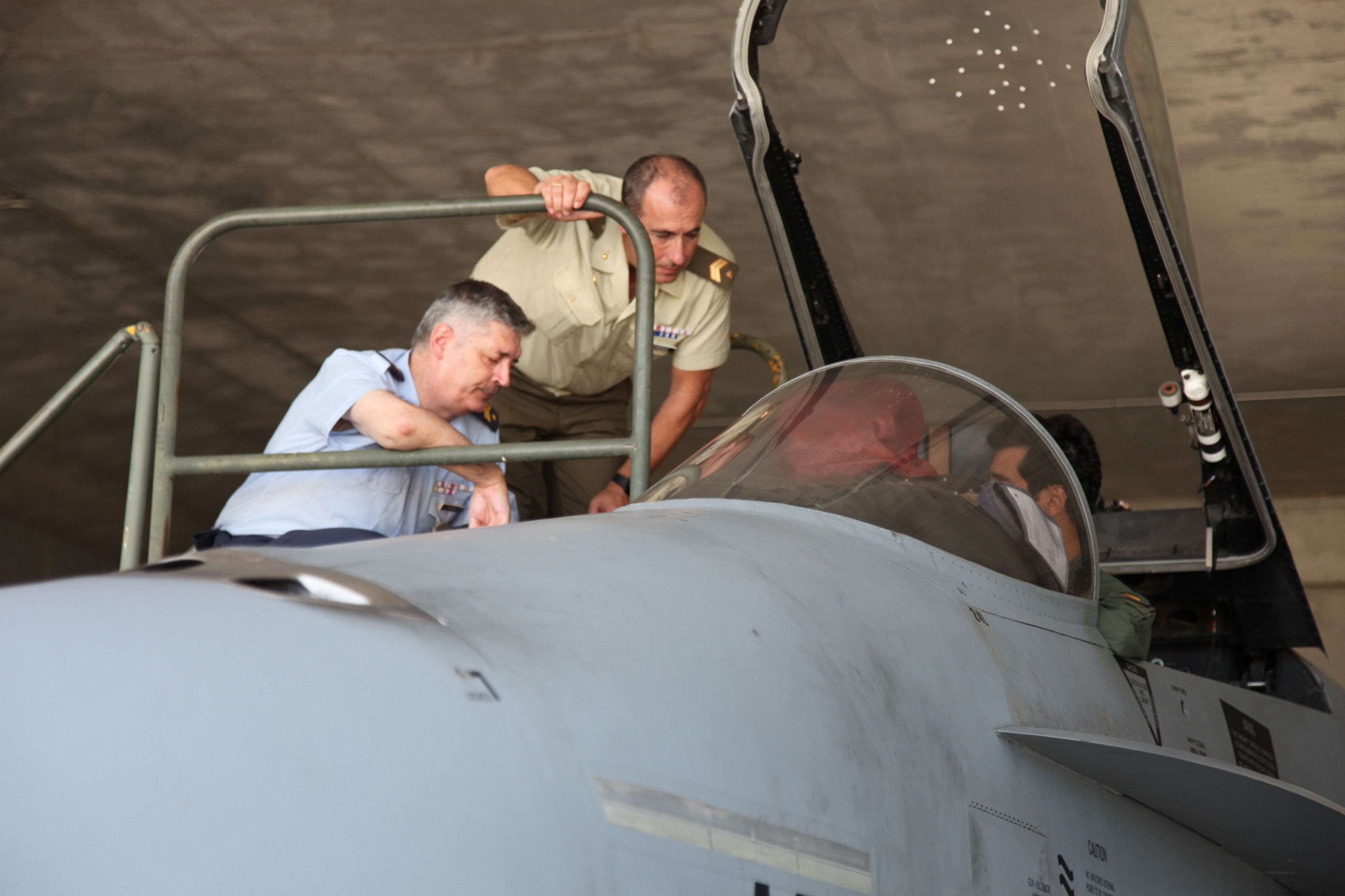 Visita a unidades de la Base aérea de Torrejón