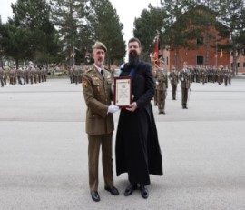 Entrega de celula de Artillero de honor