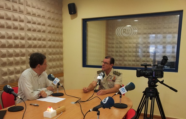 Entrevista al Coronel en Radio La Isla-Ondaluz TV 