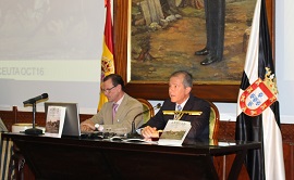 El Comge durante la presentación del autor.