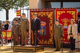 Autoridades presidiendo el acto.