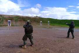 Ejercicio de tiro de combate con pistola