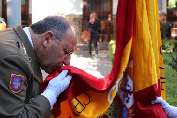 Despedida a la Bandera del personal.