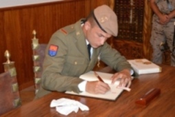 02. Firmando el Libro de Despedidas