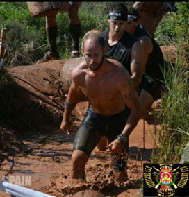 Paso obligado por una charca de lodo
