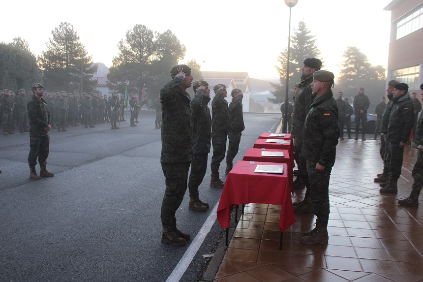 Entrega de menciones a los alumnos