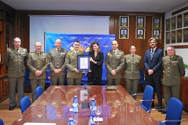 Foto de grupo asistentes al acto de entrega