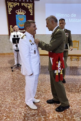 Imposición de condecoraciones