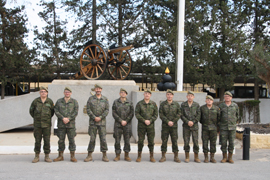 Autoridades Acuartelamiento junto al General