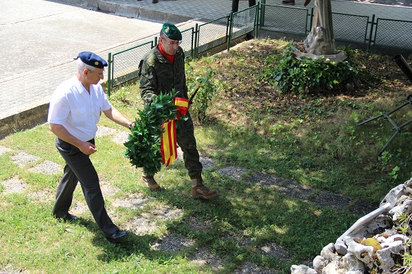 El Coronel Ballenilla y el presiedente de la Real hermandad de Veteranos..