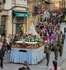 Procesión de la Virgen por la calles de Segovia