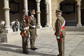 Entrega del Estandarte al general Beviá