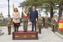 GE JEME presidiendo el acto de jura de bandera
