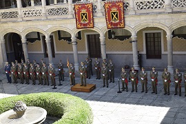 Acto dos de mayo en el Patio de Orden